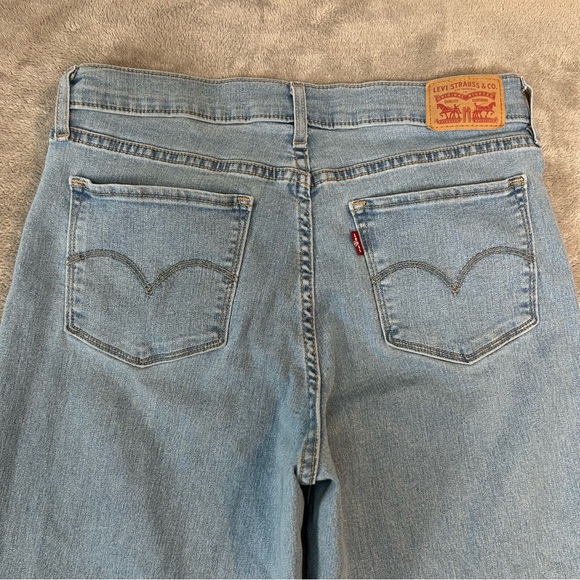 Levi’s 318 SHAPING WIDE LEG WOMEN'S JEANS Light Wash Color Blue Size 29 - Picture 9 of 16